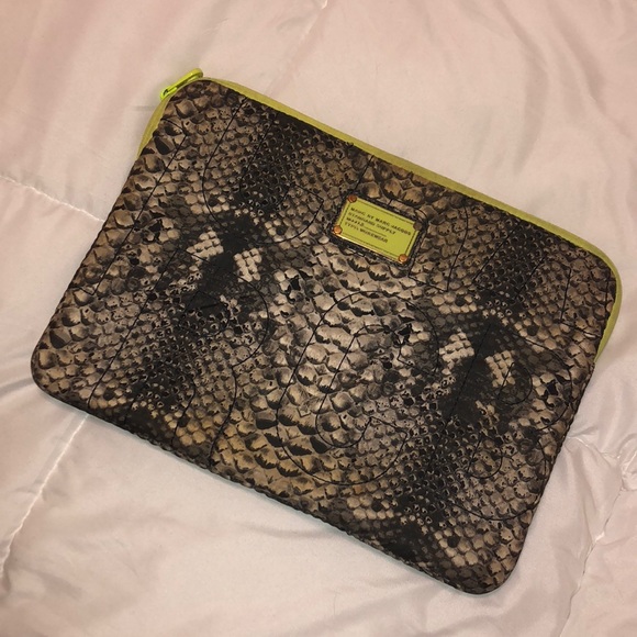 marc jacobs macbook air case